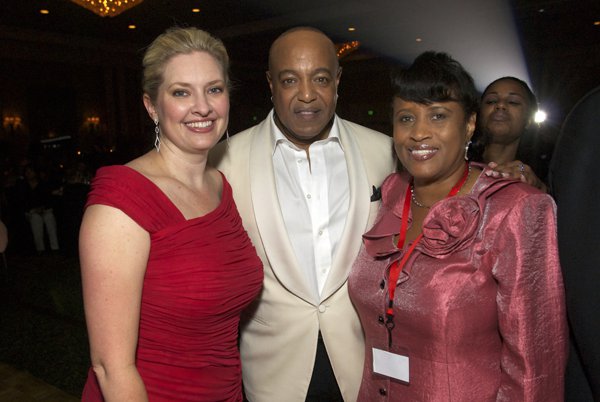 Tammie Ritchey, Executive Director of The MED Foundation; Peabo Bryson; and Marsha Evans, Donor Relations/Gifts Coordinator of The MED Foundation