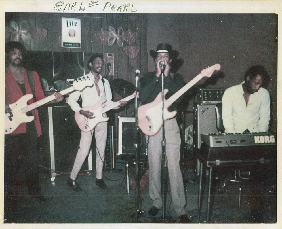 Earl_the_Pearl_&_the_People_of_the_Blues_-_Hodges_Bros_cc2.jpg