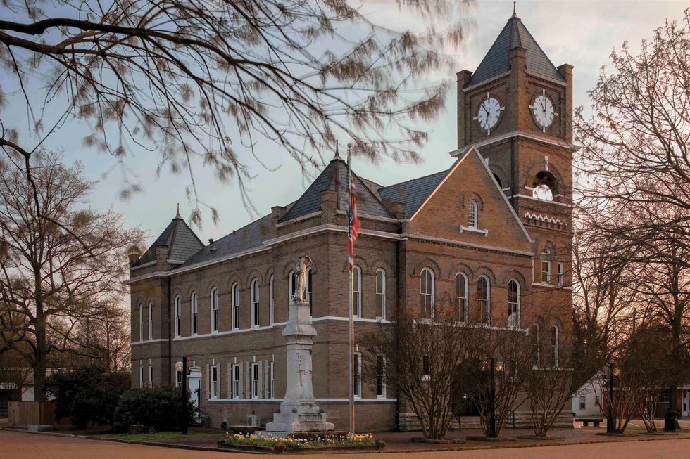 Tallahatchie_County_Courthouse_-_Langdon_Clay.jpg