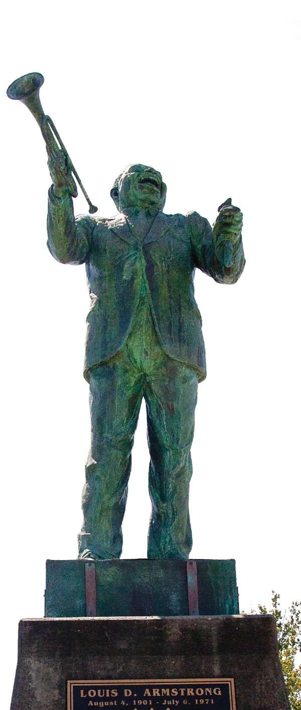 Louis_Armstrong_statue_Algeris.jpg