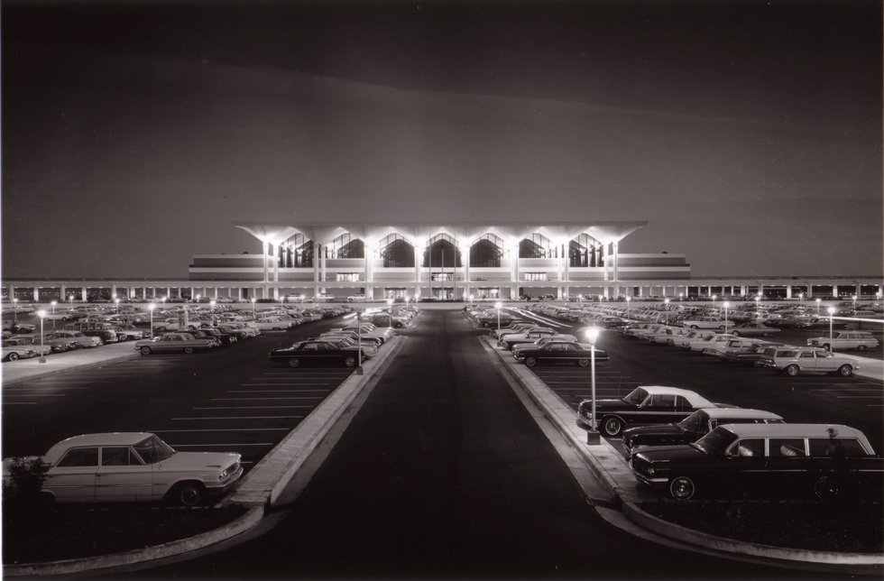 Airport-B&Wphoto-1963.jpg