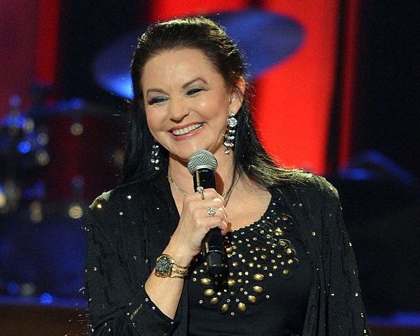 Crystal Gayle 4by5.png
