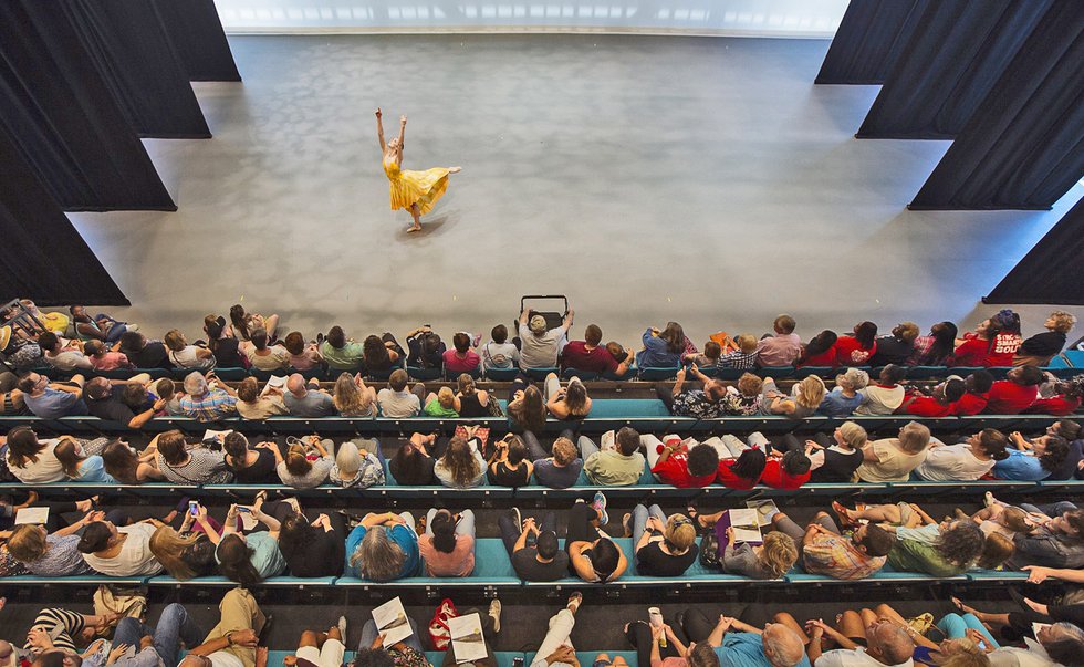 BalletMemphis_byLouis_Tucker_Ballet_Memphis_fly_studio_CC.jpg