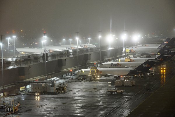  FedEx planes land at a rate of one every 90 seconds during the night sort.