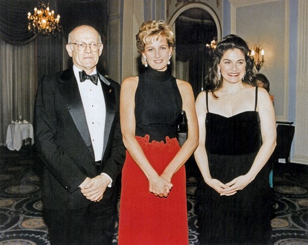  In 1995, Esperian made her debut at London’s Royal Albert Hall, and later, at Princess Diana’s request, she gave a command performance in Wales. At left is her manager Hans Boon of the Herbert H. Breslin Agency.