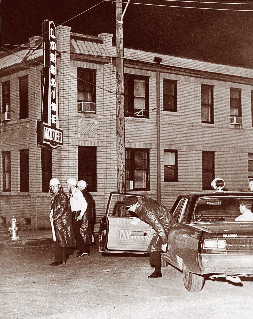 Police arrive at the Lorraine Motel on April 4, 1968.