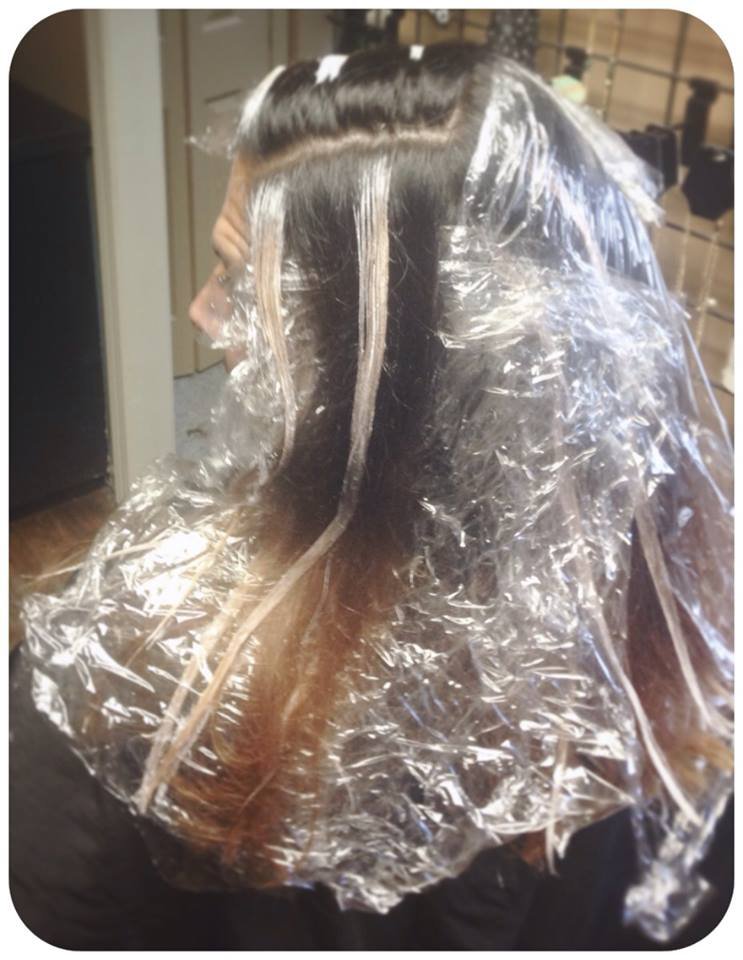 ... and here it gets complicated. Foil for the ombre and hand painting skillz wrapped in plastic for the balayage.