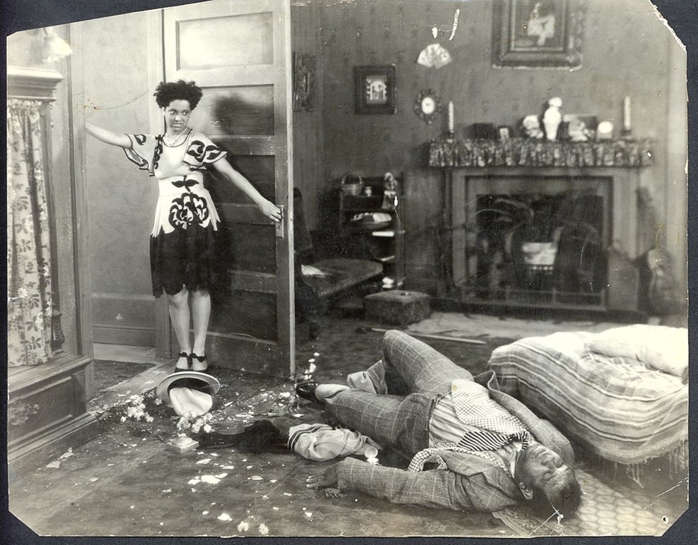 The dramatic scene when Nina Mae McKinney as “Chick” finds the body of “Hot Shot.”