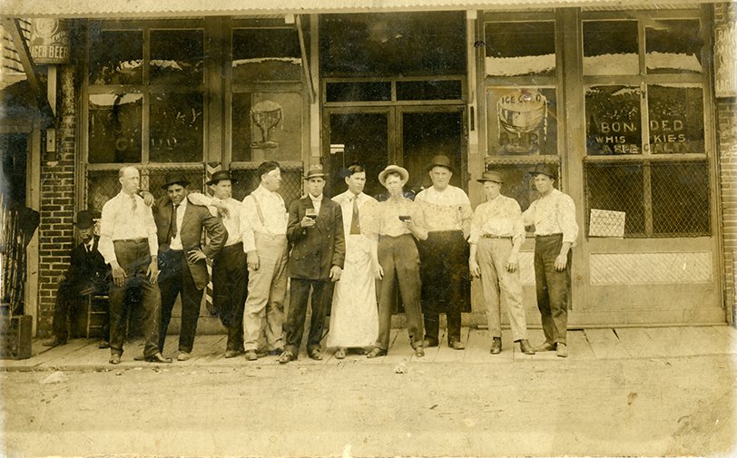 KearneySaloon-Broad-1915.jpg
